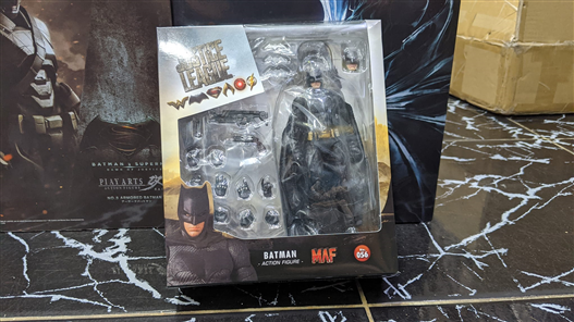 Mua bán MAFEX BATMAN JUSTICE LEAGUE VER FAKE
